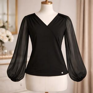 Calvin Klein Chiffon Sleeve V-
Neck Top Black
